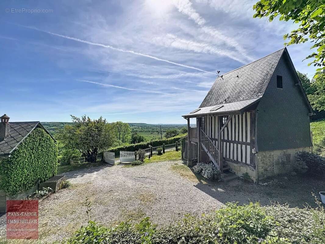 Maison à LESSARD-ET-LE-CHENE