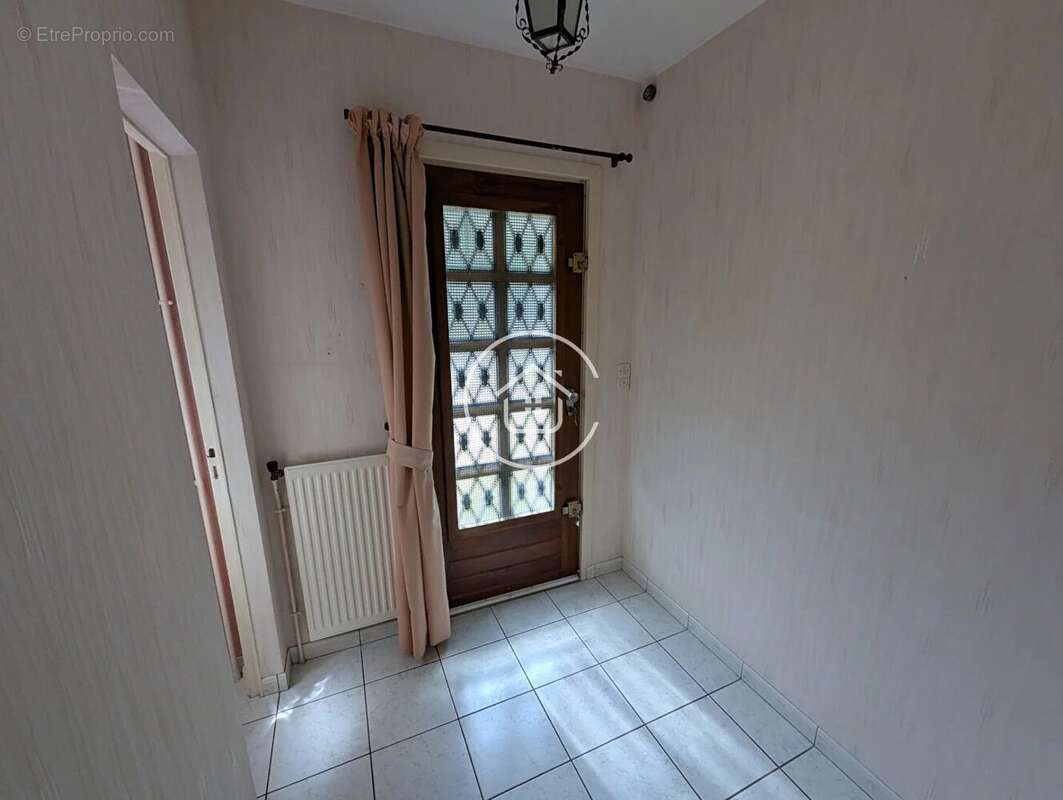 Maison 6 pièces à vendre à Cellettes - 185 000 € - photo 8