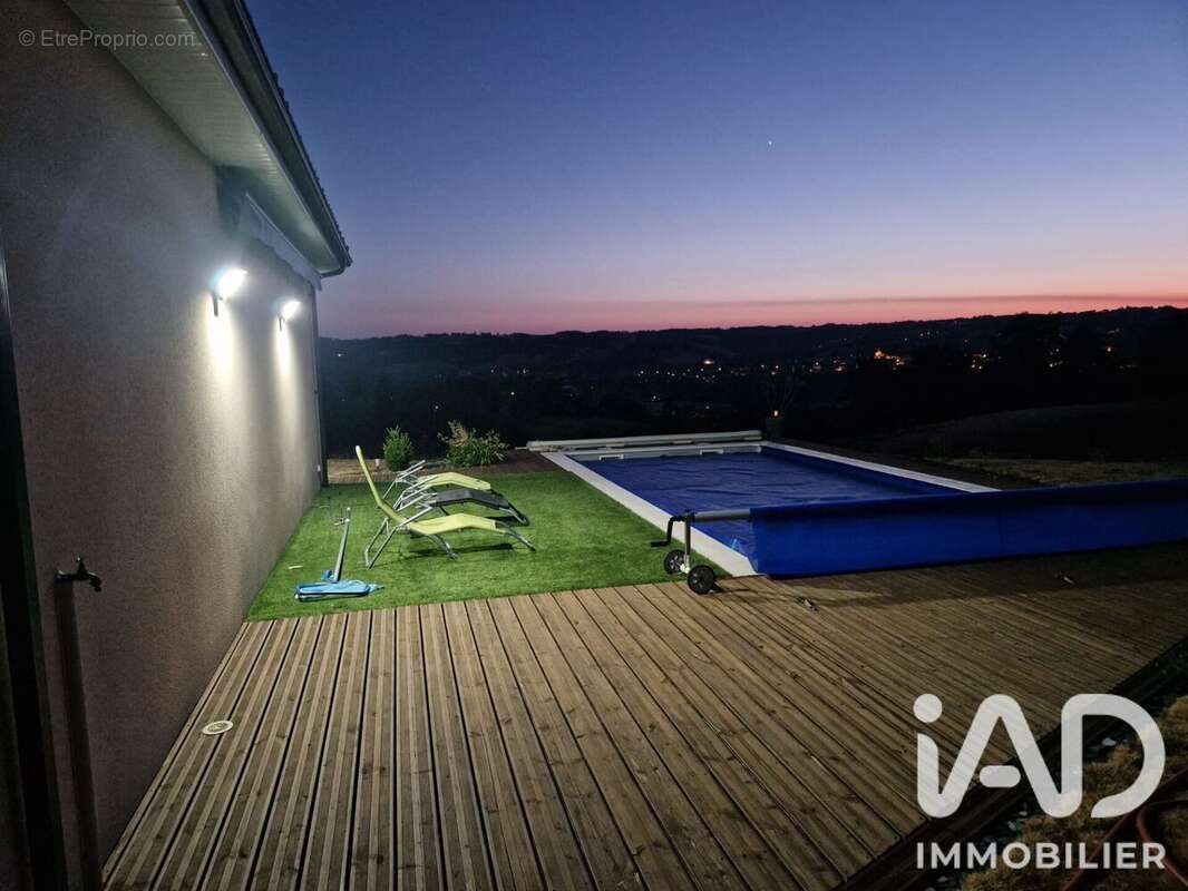 Maison 140 m² à Saint-Etienne-De-Maurs  - photo 9