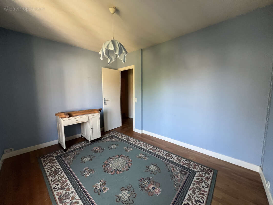 Ensemble Immobilier de deux maisons de ville avec commerce ! - photo 8