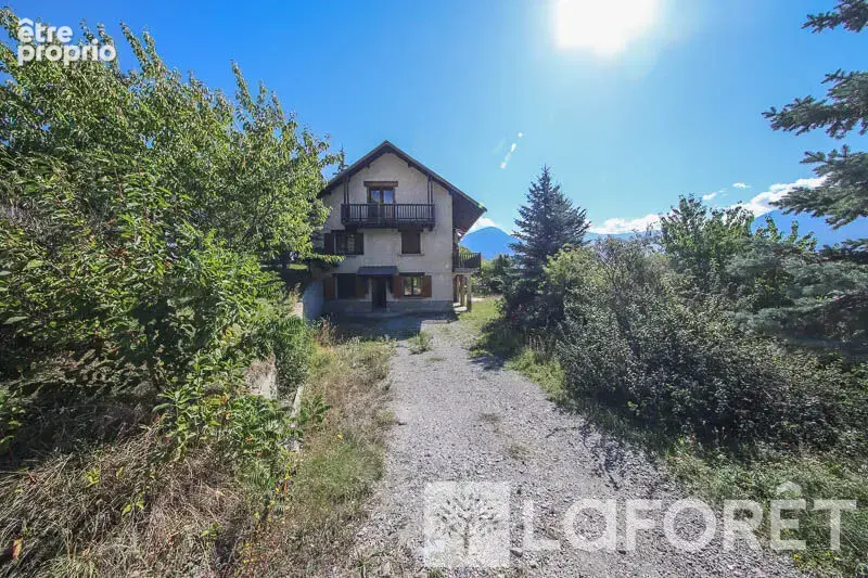 ** maison type 9 - embrun - 9 pièces - photo 12