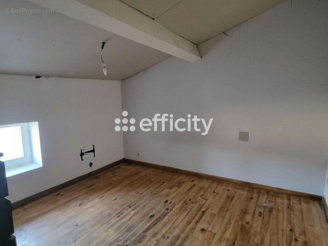 Maison à ETOILE-SUR-RHONE