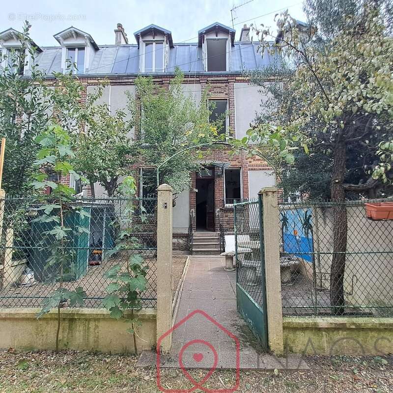 Maison à L&#039;ILE-SAINT-DENIS