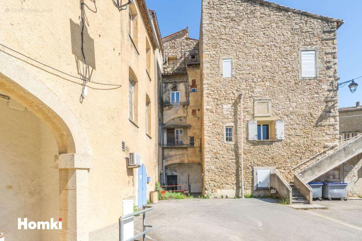 Appartement à BAGNOLS-SUR-CEZE