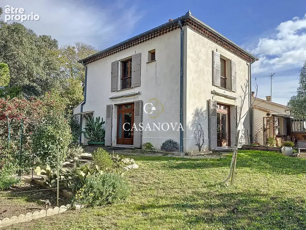 Entre Clermont L'Hérault et le bassin de Thau, Maison de 230 m² habitables sur terrain arboré - photo 2