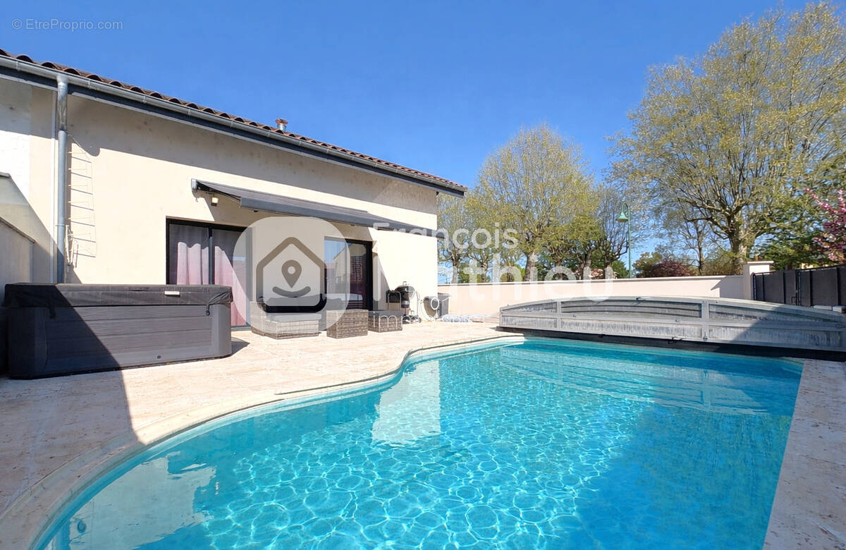 Maison à AMBERIEUX-EN-DOMBES
