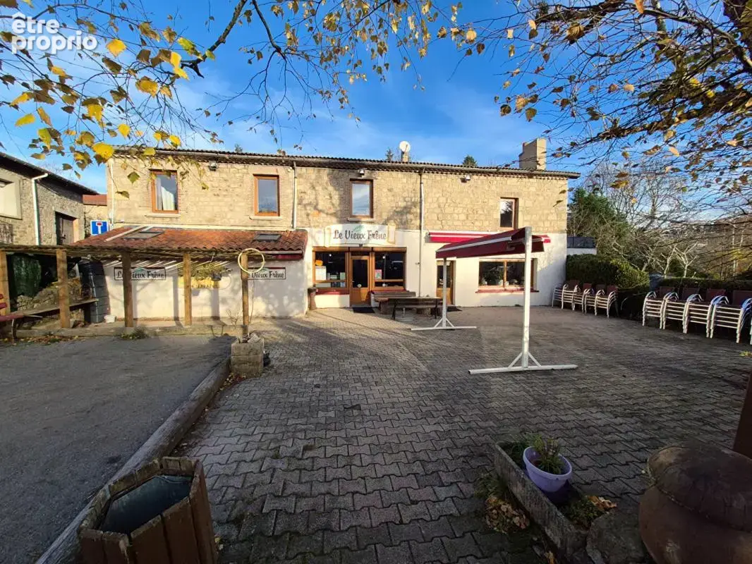 **EXCLUSIVITE** Tarentaise 42660 Propriété en pierres comprenant en rez de chaussée une ancienne auberge de 144m² (possibilité d - photo 14