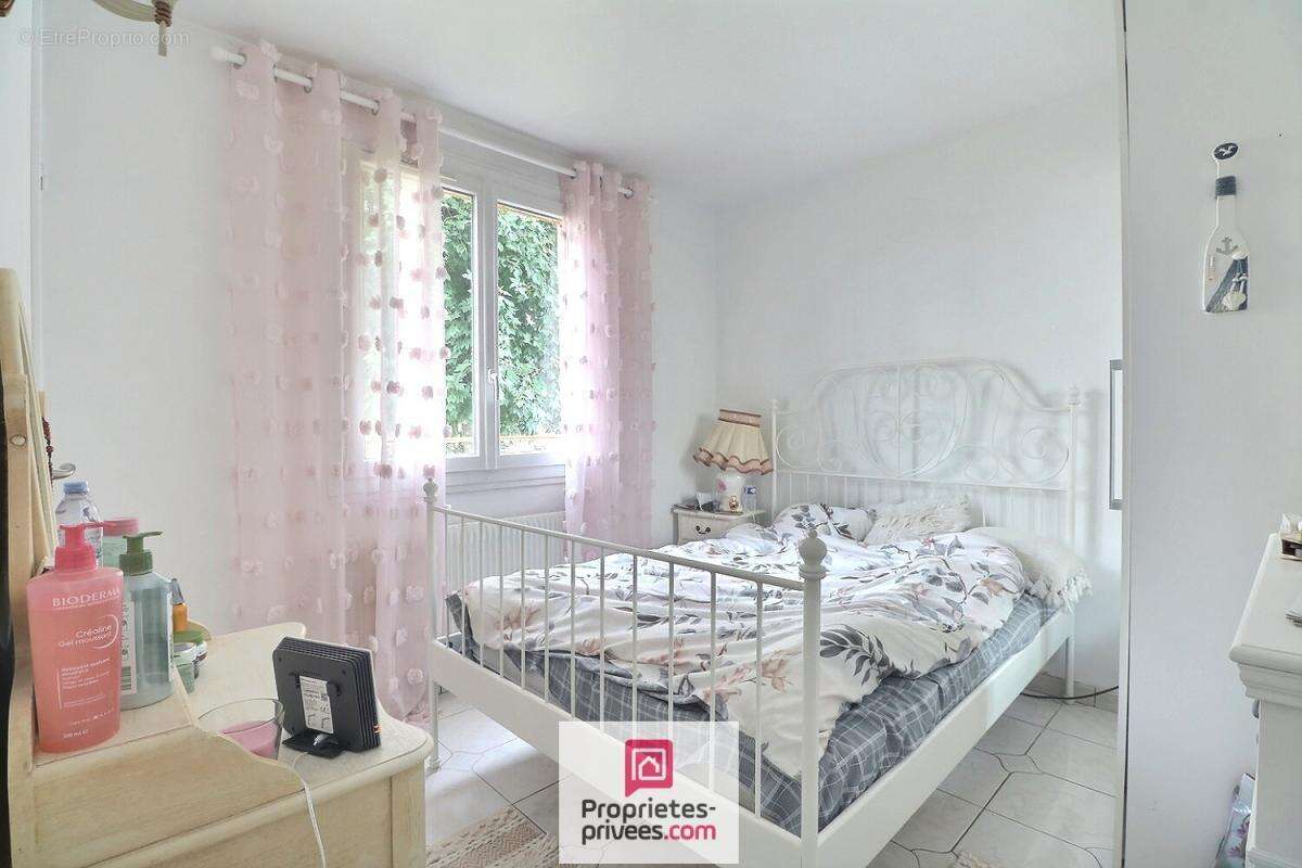 Appartement à LE MESNIL-LE-ROI