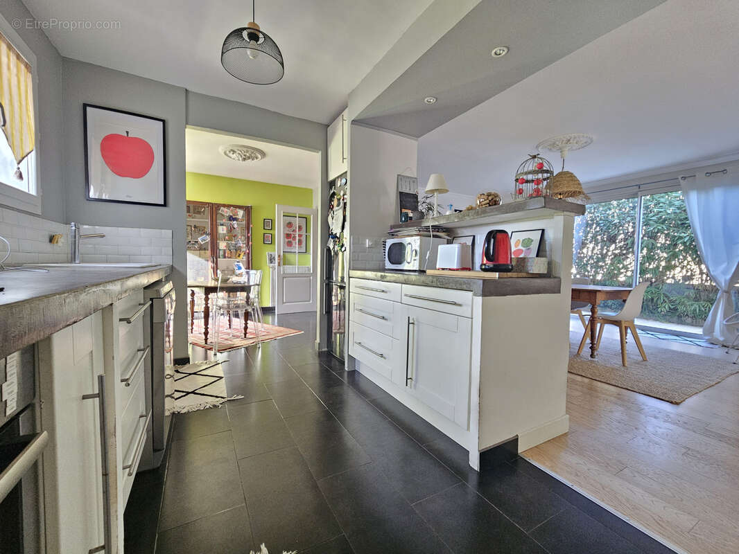 Maison à SAINT-BRES