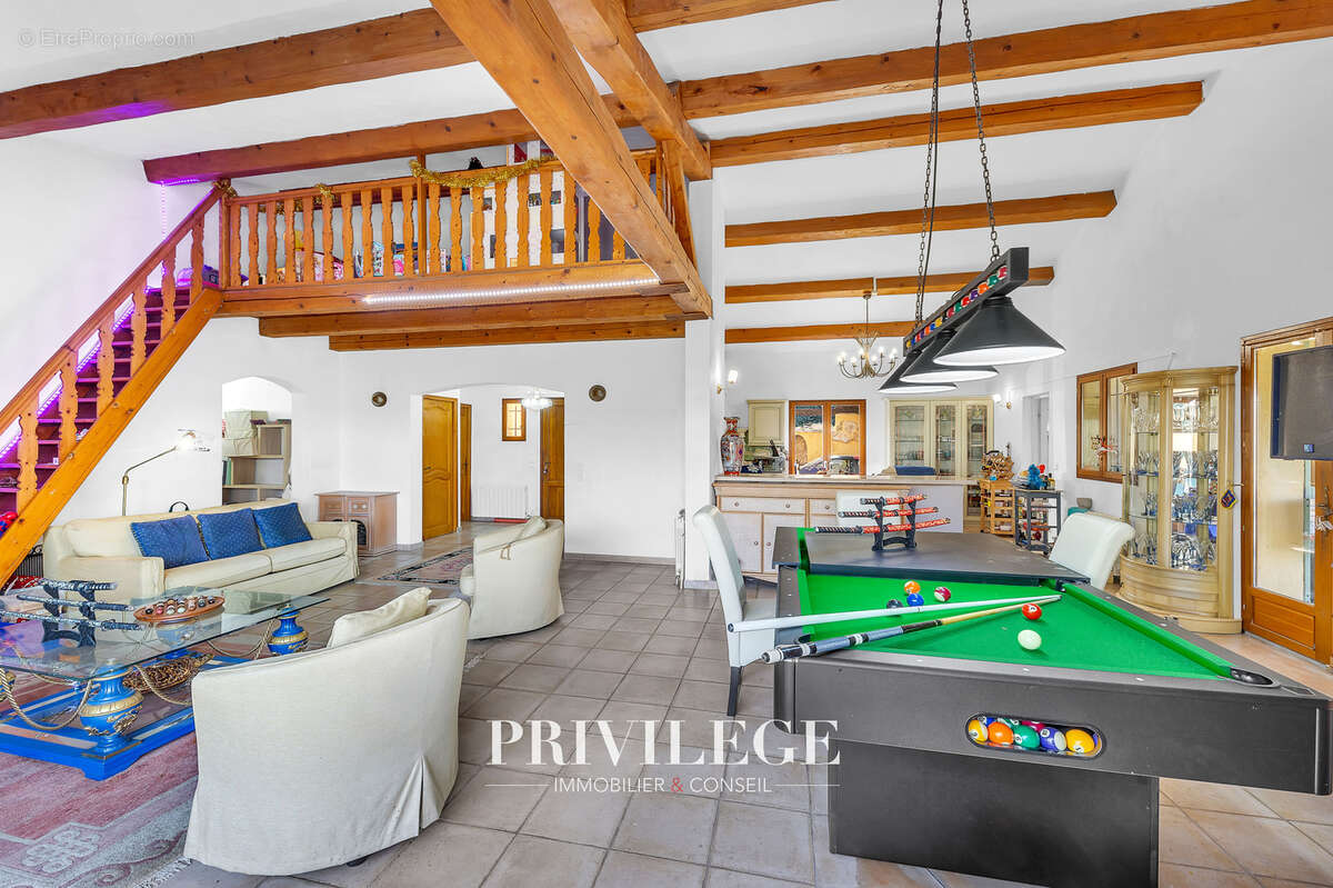 Maison à LES ADRETS-DE-L'ESTEREL