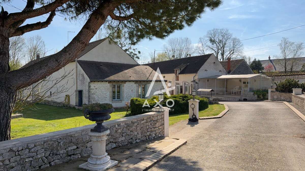 Maison à PREFONTAINES