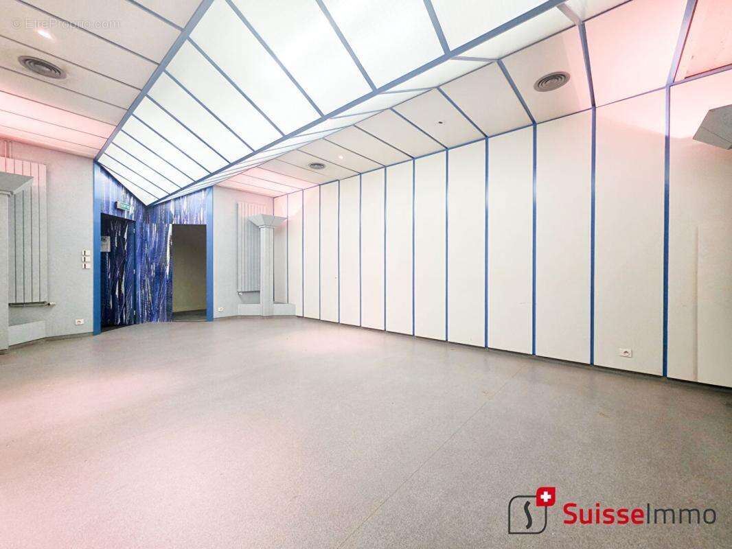 Commerce à PONT-DE-ROIDE