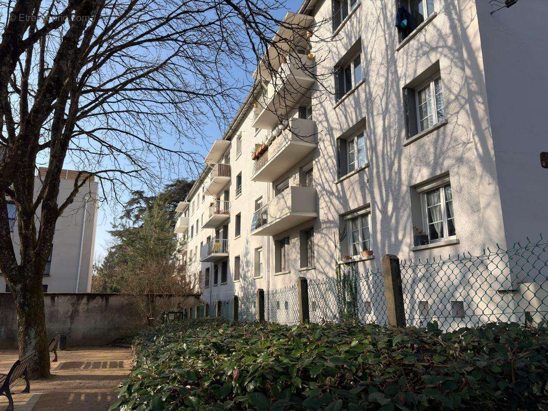 Appartement à LYON-9E