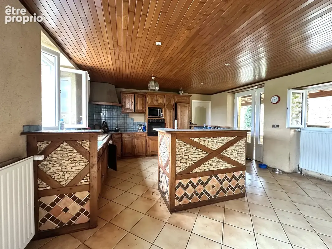 Authentique ferme avec 4 ha de terrain - photo 6