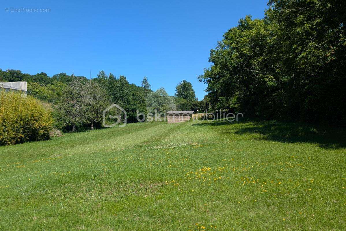 Maison à VIC-FEZENSAC