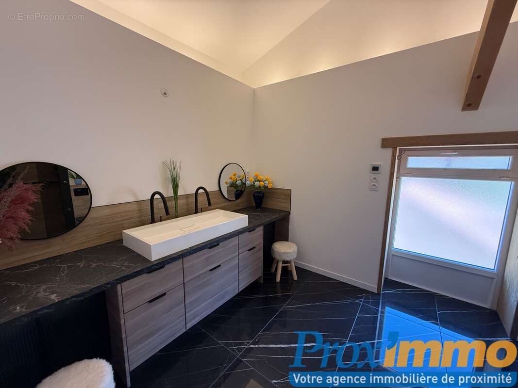 Appartement à RIVES