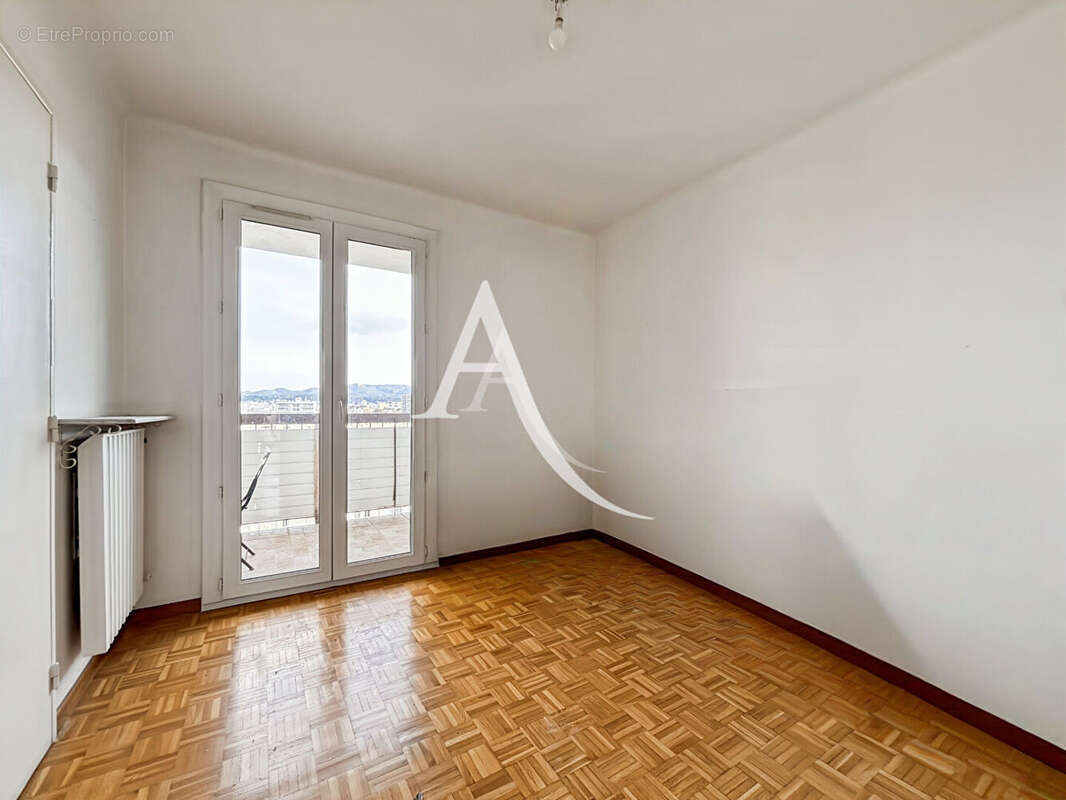 Appartement à MARSEILLE-10E