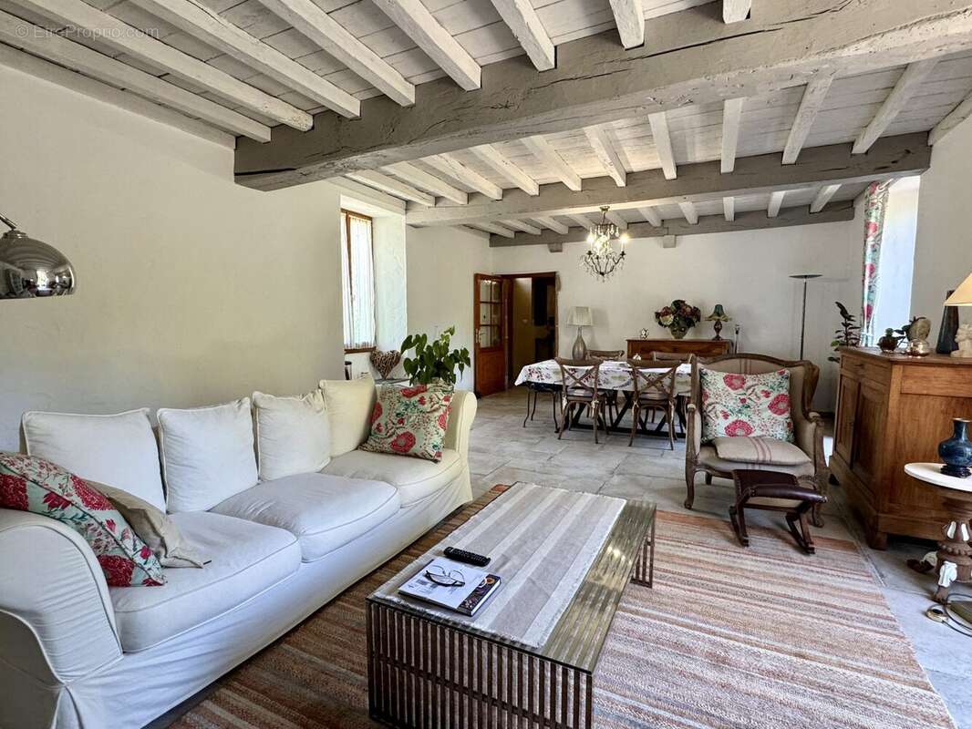 Maison à ARAUJUZON