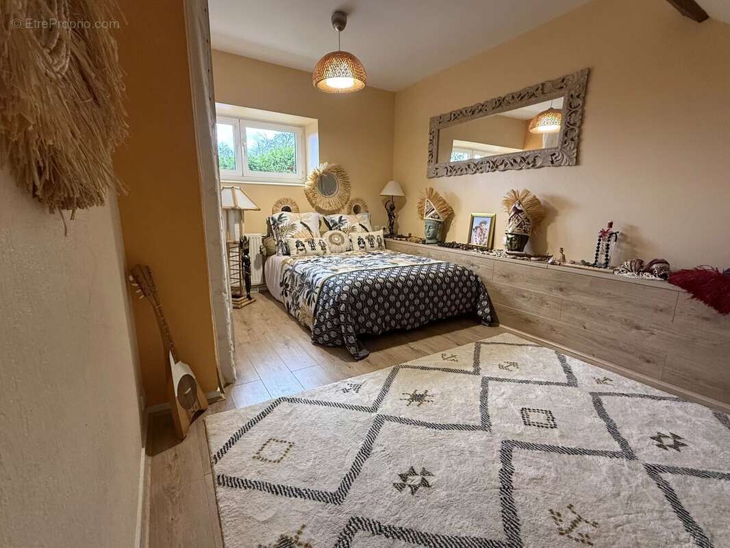 Maison à VILLENEUVE-LA-GUYARD