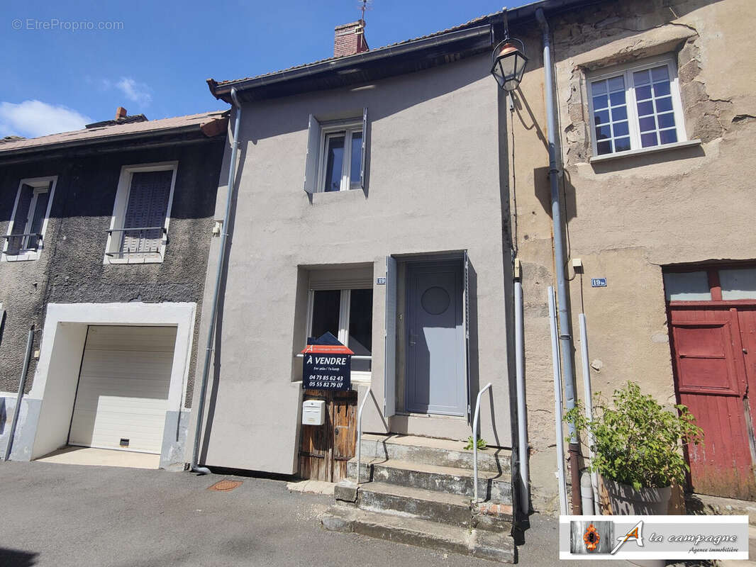 Maison à MONTAIGUT