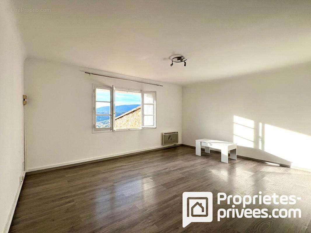 Appartement à MONTAUROUX