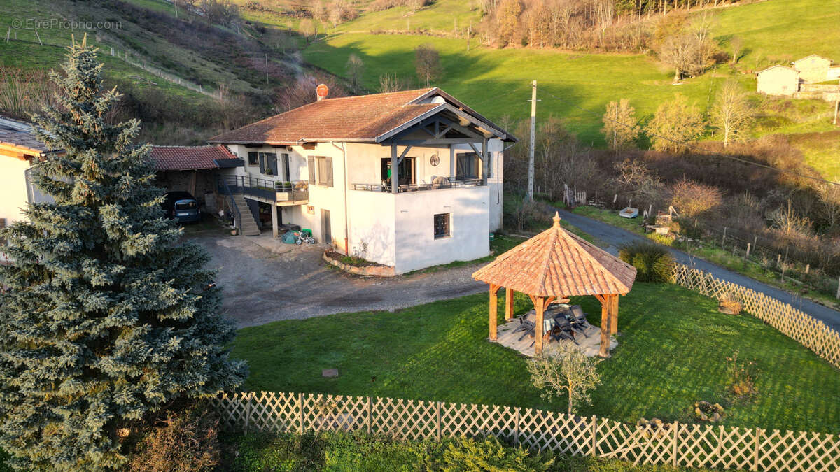 Maison à LAMURE-SUR-AZERGUES