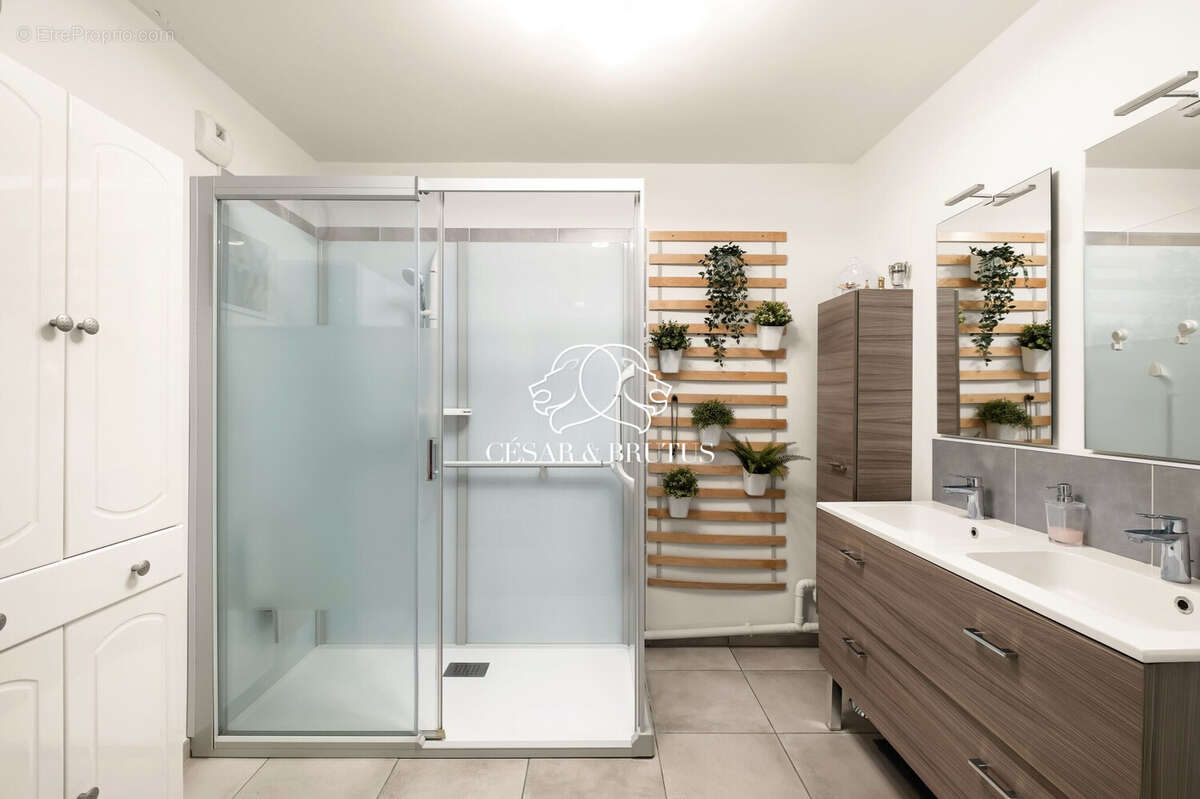 Appartement à PONT-EVEQUE