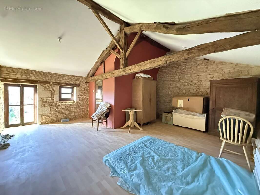 Maison à SAINT-MARTIN-DU-CLOCHER