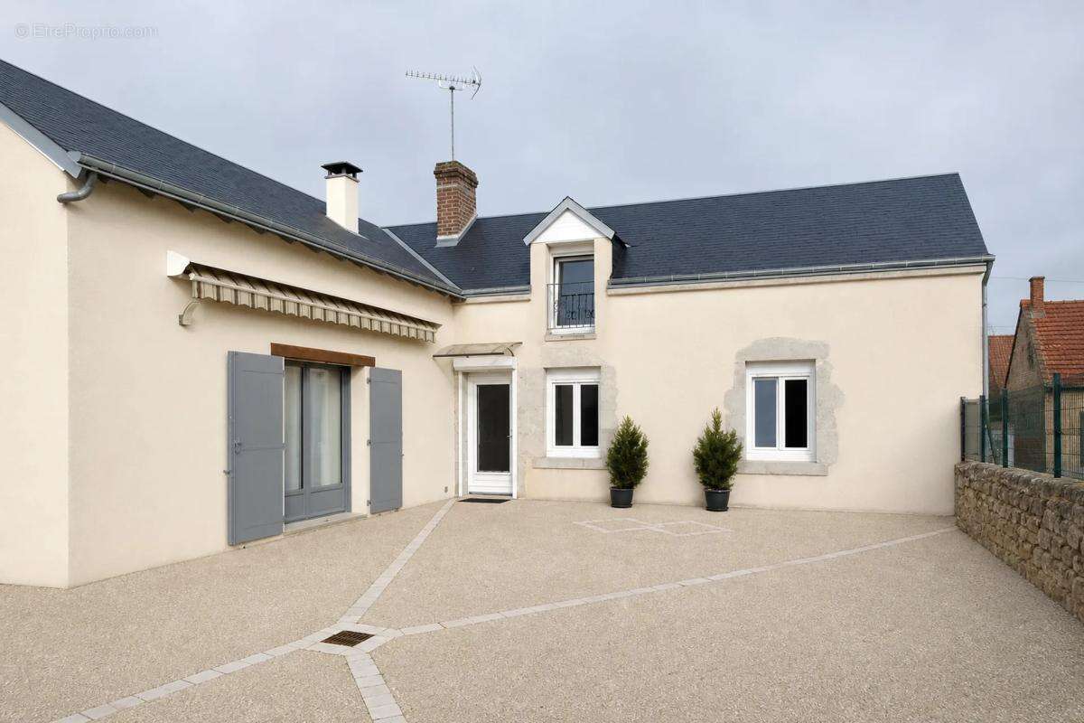 Maison à SELOMMES