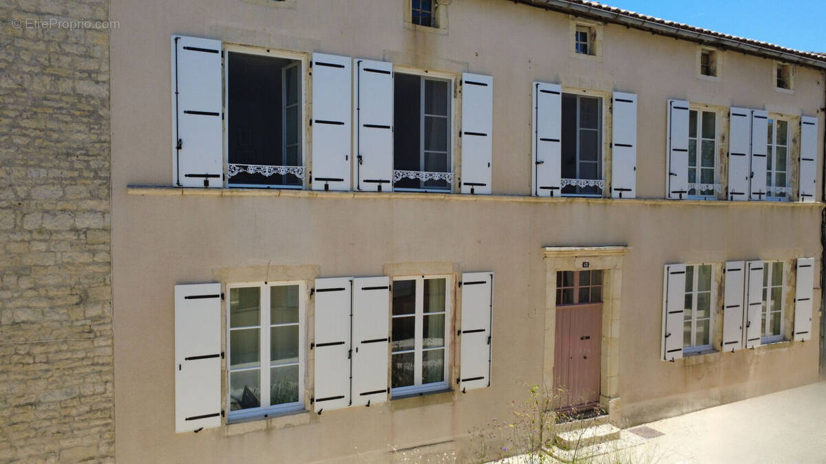 Maison à SAUZE-VAUSSAIS
