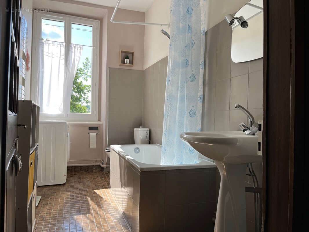 Maison à JUMILHAC-LE-GRAND