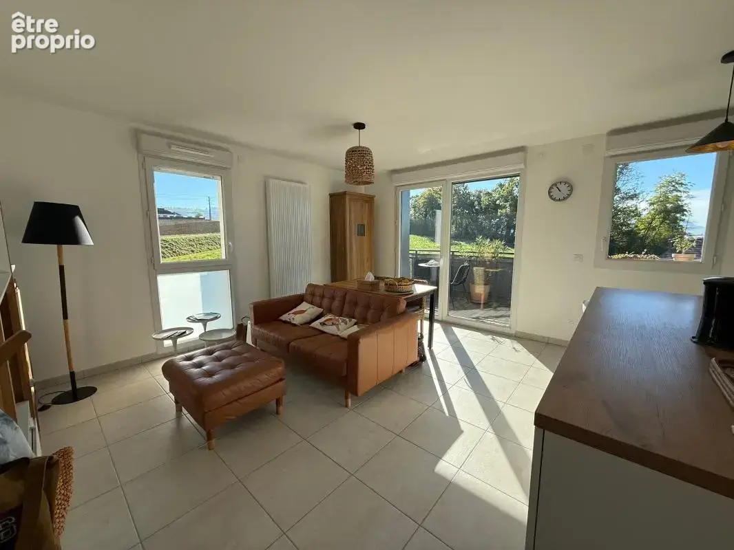 Appartement à SALES