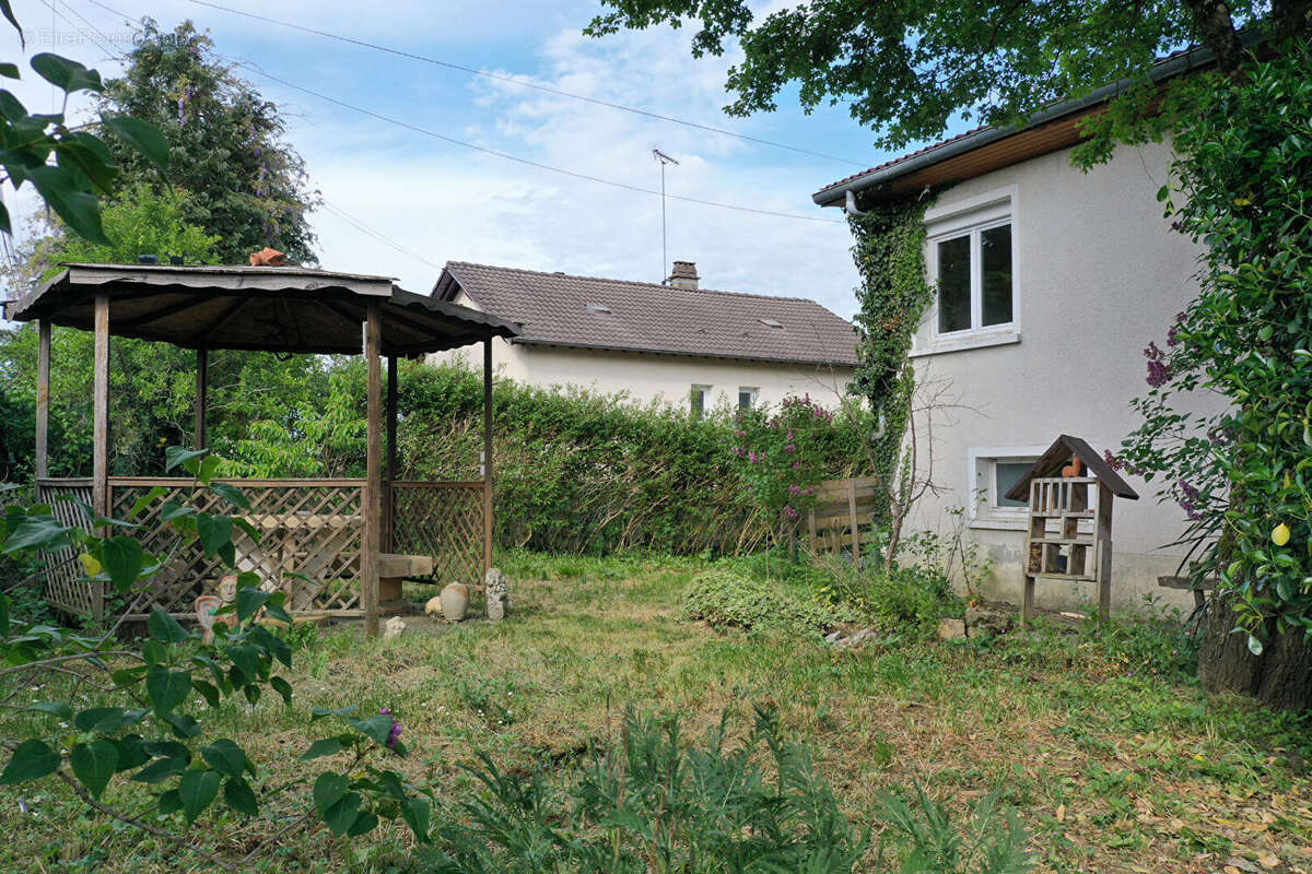 Maison à JOUET-SUR-L'AUBOIS