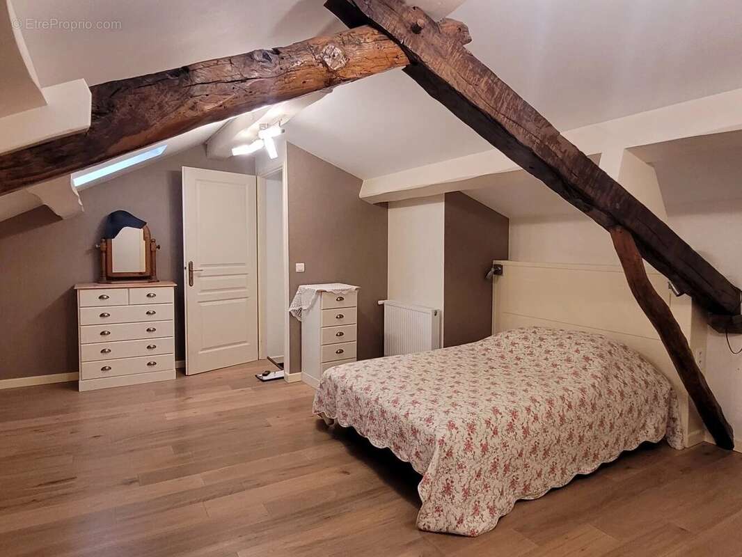 Charmante propriété en pierre avec dépendance, sur plus de 2500 m² de terrain, à 20 minutes de Cahors - photo 10