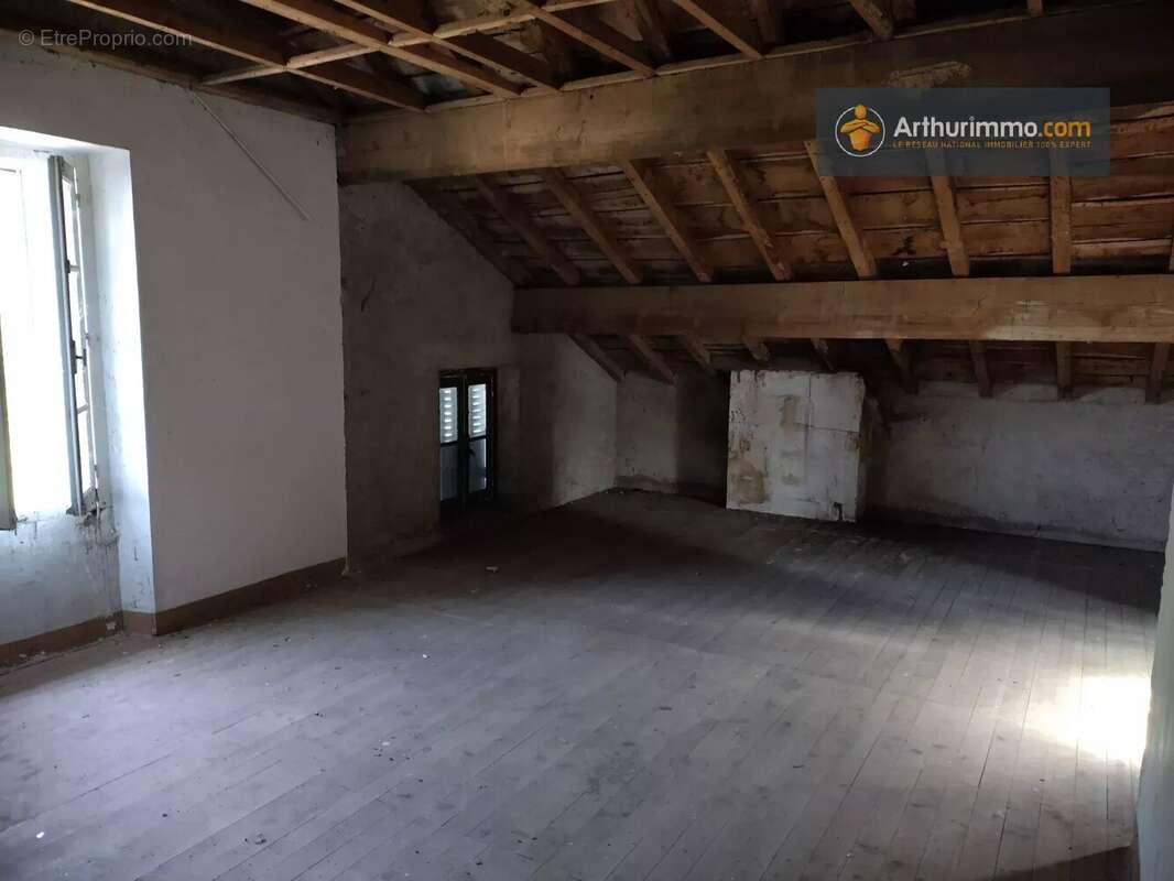 Maison à VILLENEUVE-D&#039;OLMES