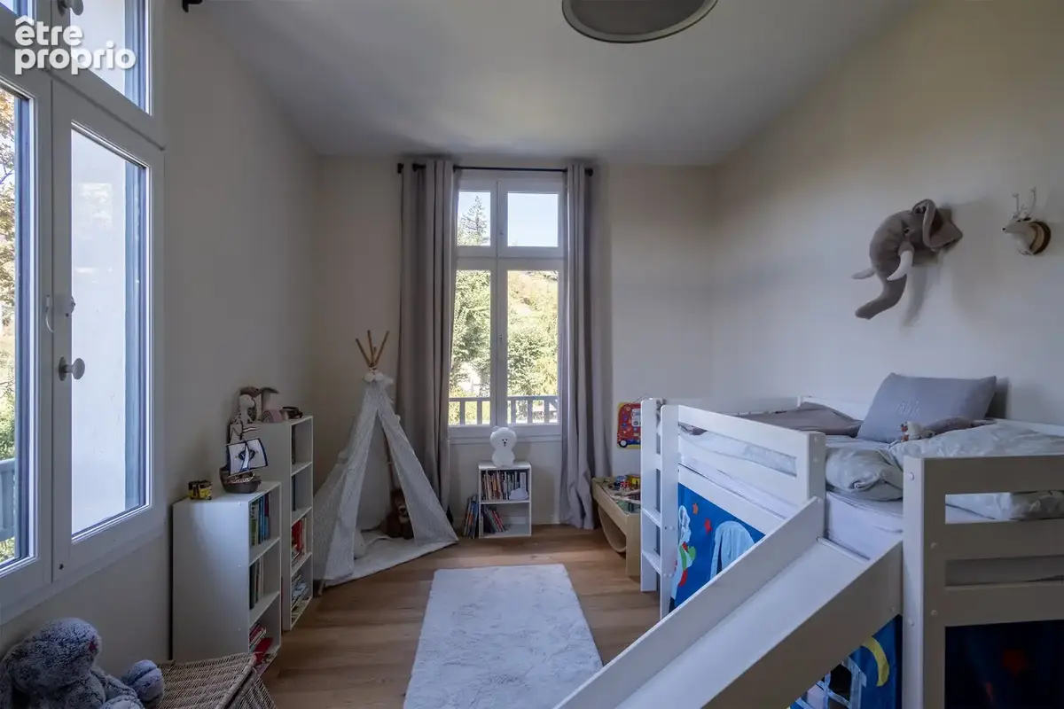 Caluire et Cuire - Le Vernay - Belle propriété de 550 m2 - photo 12