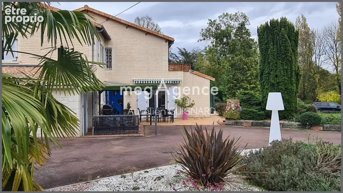 Bel espace en pelouse, plan d'eau, Piscine, Sauna, Spa - photo 18