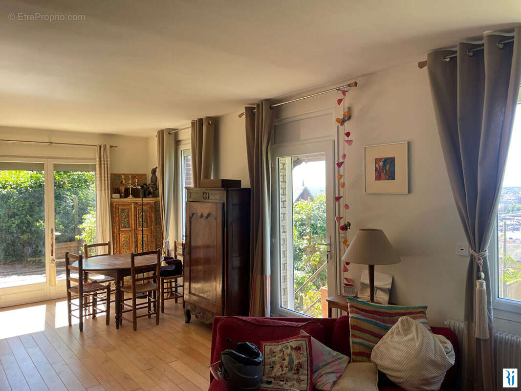 Maison à MONT-SAINT-AIGNAN