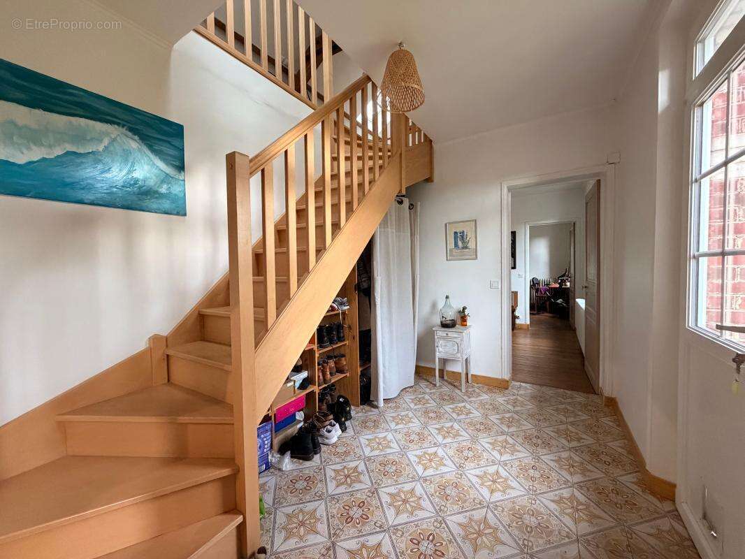 Maison en brique 5 pièces – Jardin 1 067 m² – Marest-sur-Matz (60490) - Exclusivité - photo 2