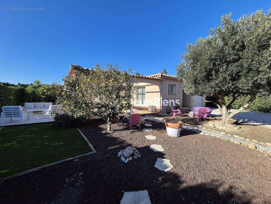 Maison à PEZILLA-LA-RIVIERE