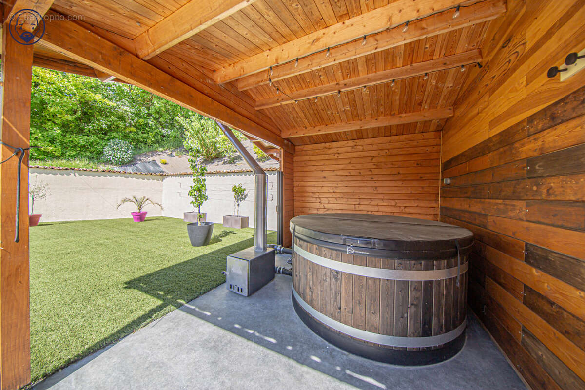 Chalet lumineux avec terrasse et dépendance - photo 14