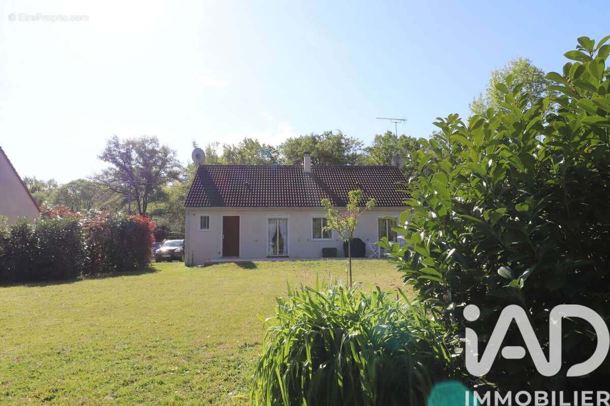 Photo 2 - Maison à CHEVILLON-SUR-HUILLARD