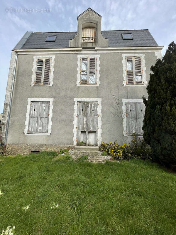 Maison à CHAMPROND-EN-GATINE
