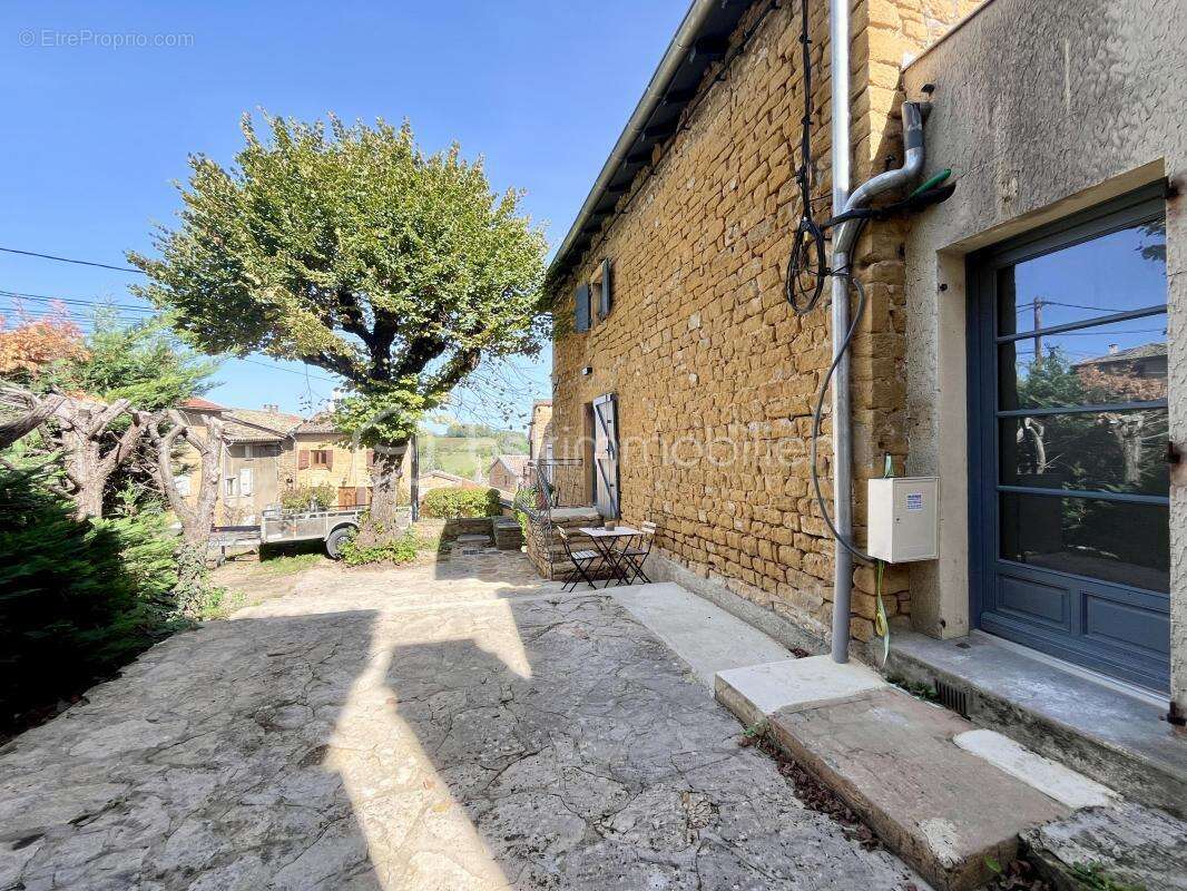 Appartement à POUILLY-LE-MONIAL