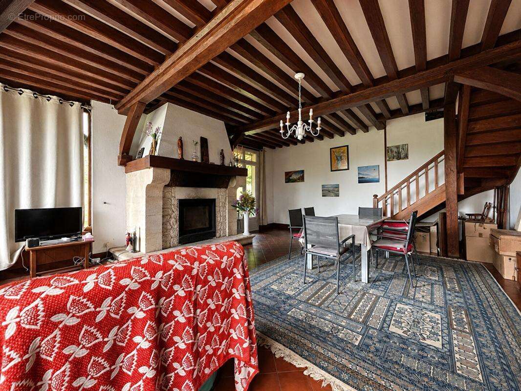14100 Hermival  Maison 8 pièces 7000 m² de terrain 279 000 Euros - photo 4