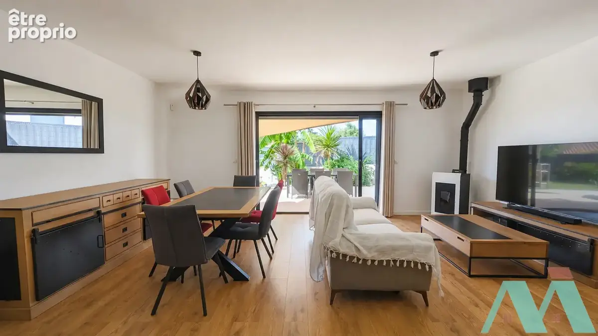 Villa récente 4 pièces plain-pied avec piscine sur terrain 710m2 - photo 6