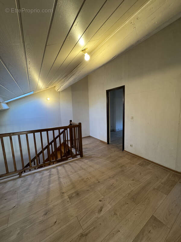 Appartement à SAINT-JUST-SAINT-RAMBERT