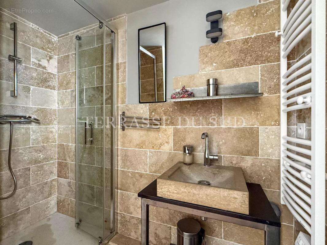 Appartement à MARSEILLE-7E