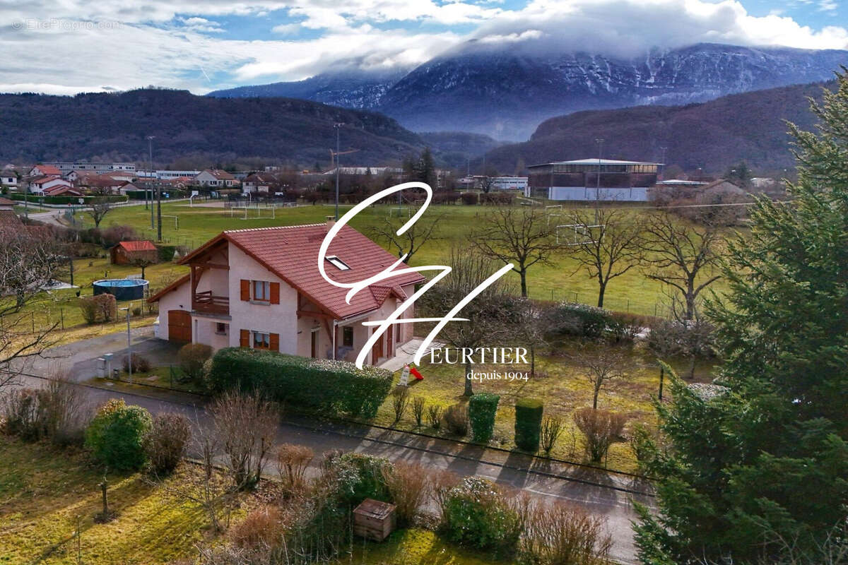 Maison à SAINT-ETIENNE-DE-CROSSEY