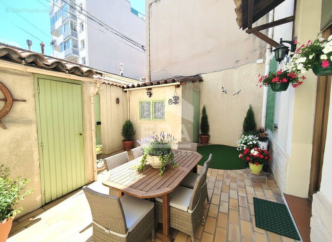 Maison à MARSEILLE-5E